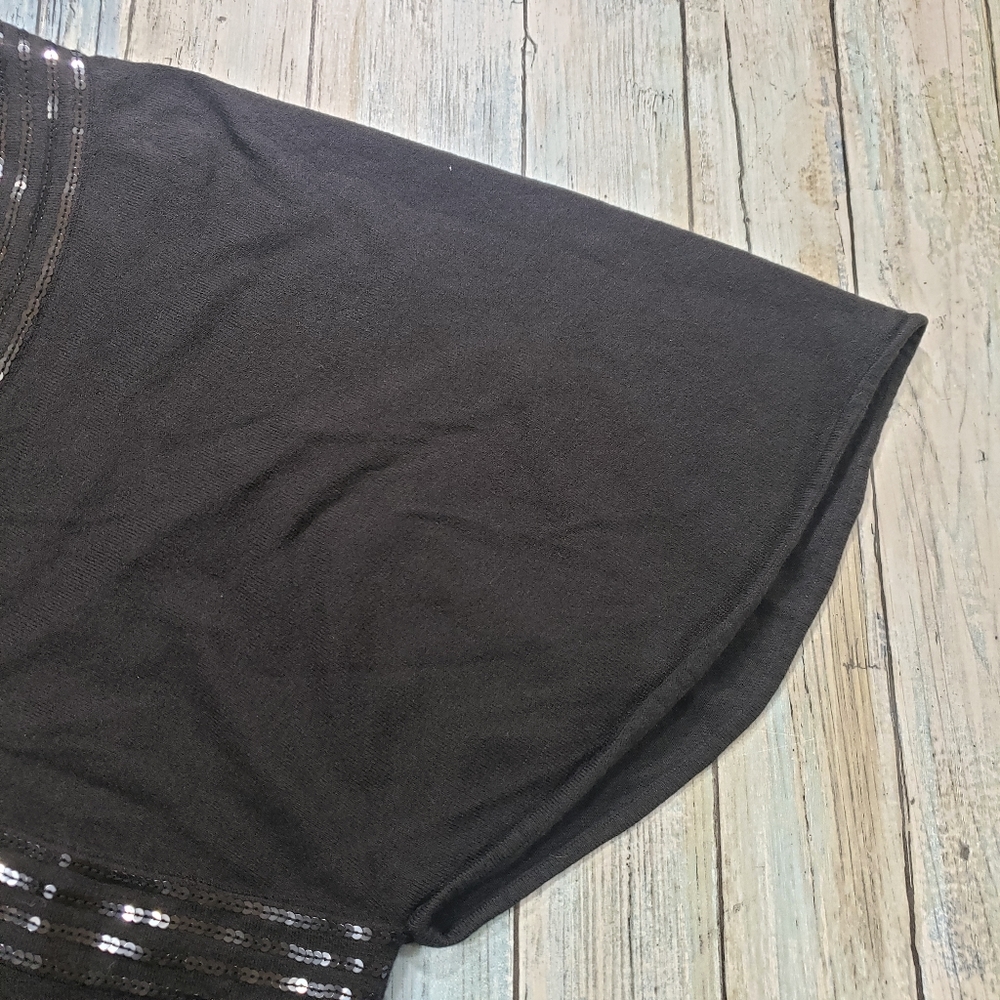 Ann Taylor LOFT Top. - Picture 10 of 13